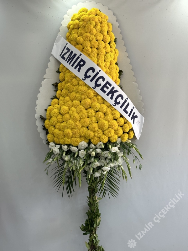 Sarı Beyaz Çelenk Farklı Çiçek Kullanılır 